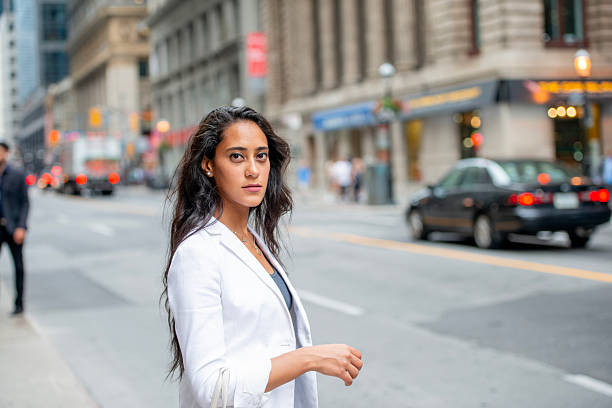 Eye Contact That Hits Different: How Your Glance Controls Your Whole Vibe
